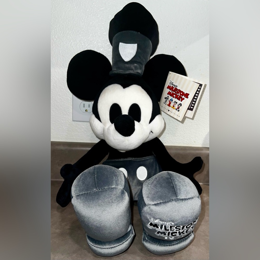 🖤NWT Vintage Mickey Mouse Disney Milestone 1928 Steamboat Willie LTD Plush 1995